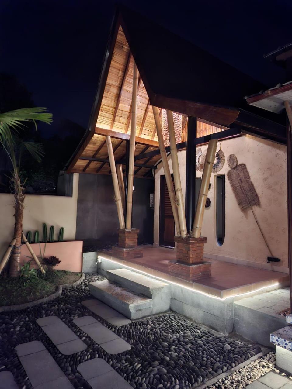 Ubud Hidden Villa Yone Village Exterior foto